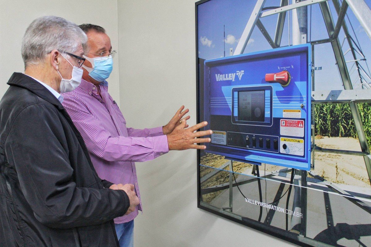 Com crédito e apoio técnico, Estado apoia expansão da irrigação no Noroeste