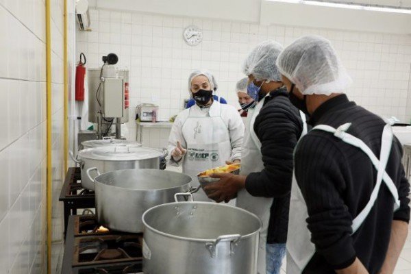 Sistema FAEP/SENAR-PR faz treinamento no Banco de Alimentos da Ceasa