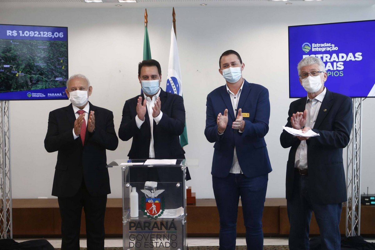 Governador confirma pavimentação de mais 54 km de estradas rurais em 14 municípios