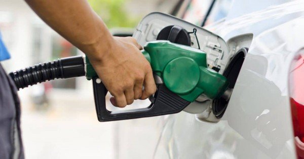 AbriLivre comenta decreto que autoriza a venda de gasolina de qualquer marca