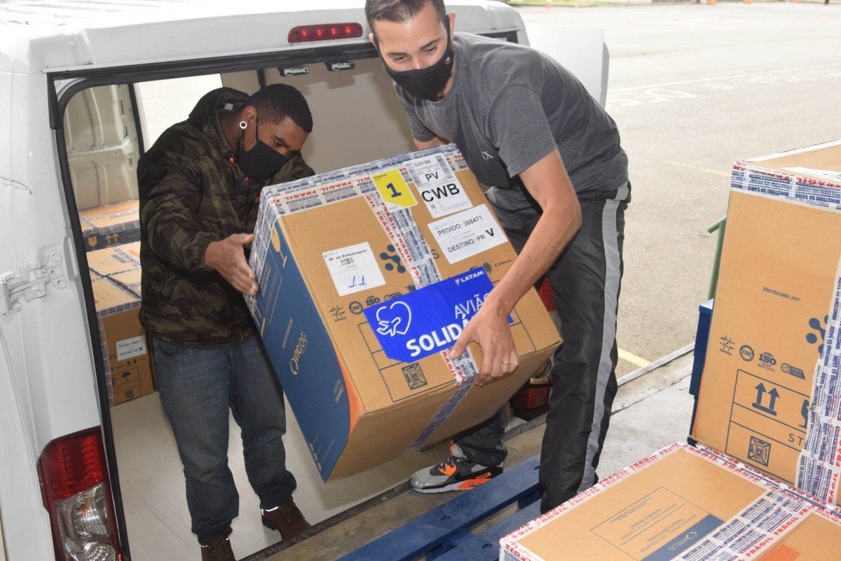 Paraná recebe novo lote com 176.670 vacinas contra a Covid-19