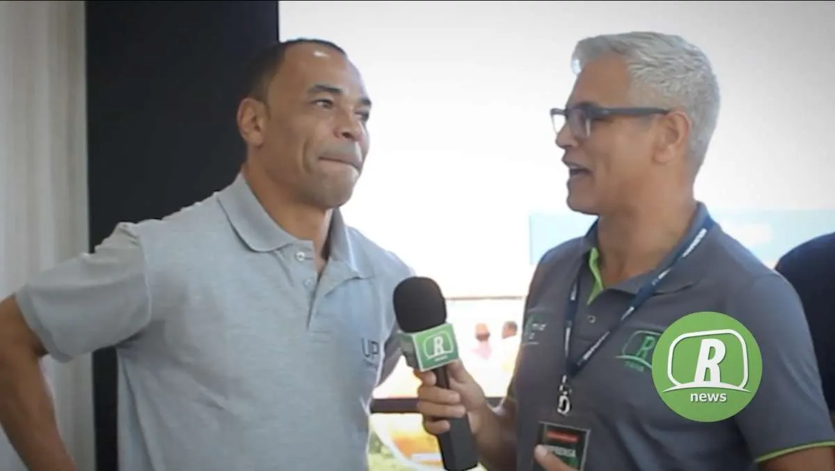 Cafú, capitão do Penta, entra em campo para jogar a favor do agronegócio