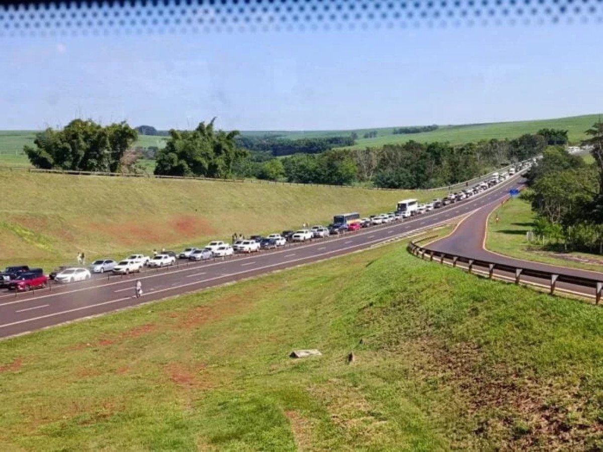 Congestionamento para chegar à Agrishow já ultrapassa 10 km