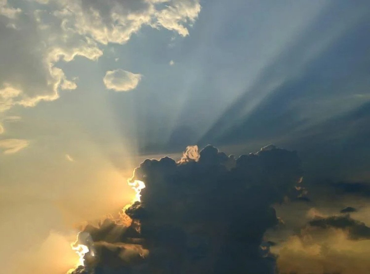 Grande mudança no tempo traz chuva e diminuição do calor