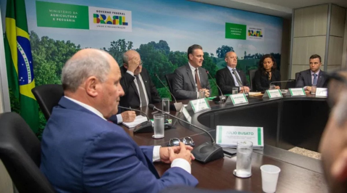 Abrapa e outras entidades levam demandas do agronegócio ao ministro Fávaro