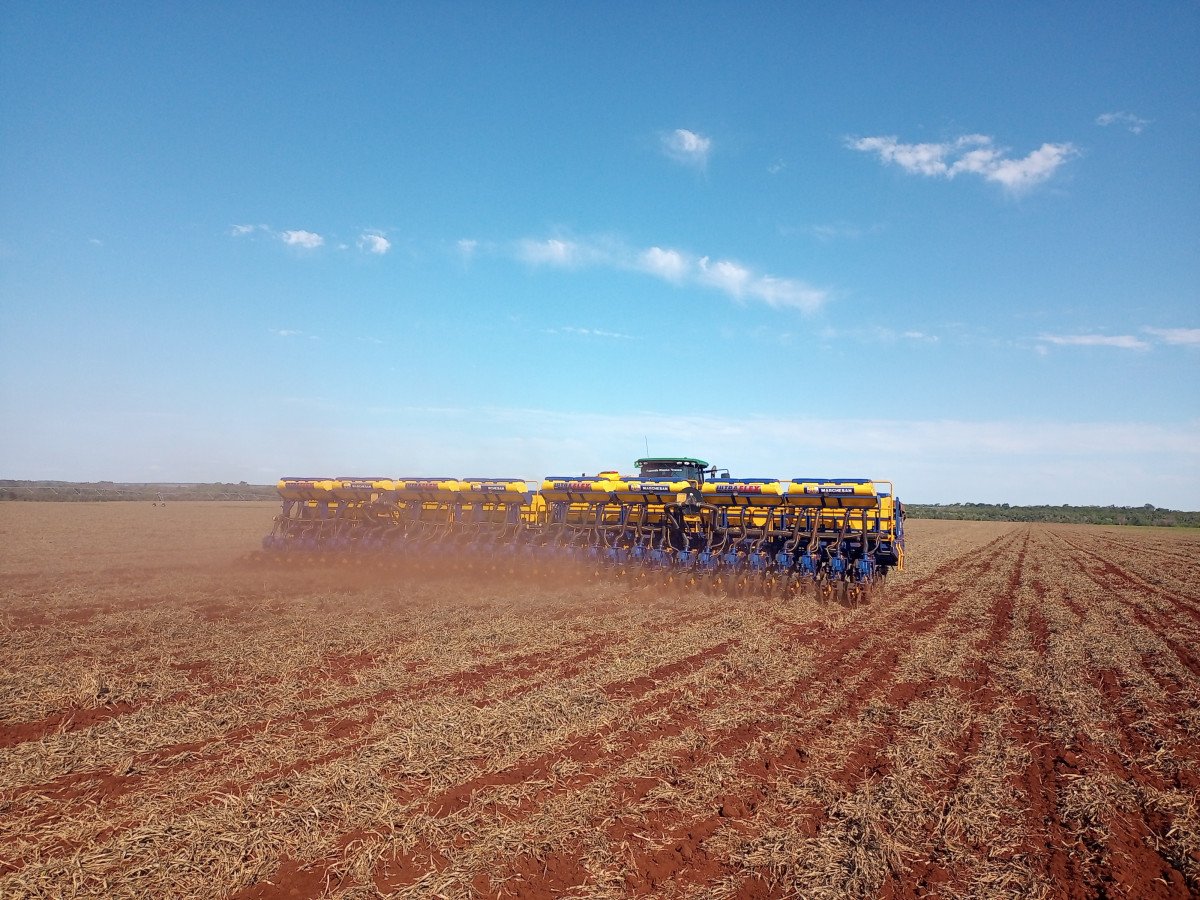 Com calor extremo, Famasul e Aprosoja/MS orientam sobre cuidados no campo