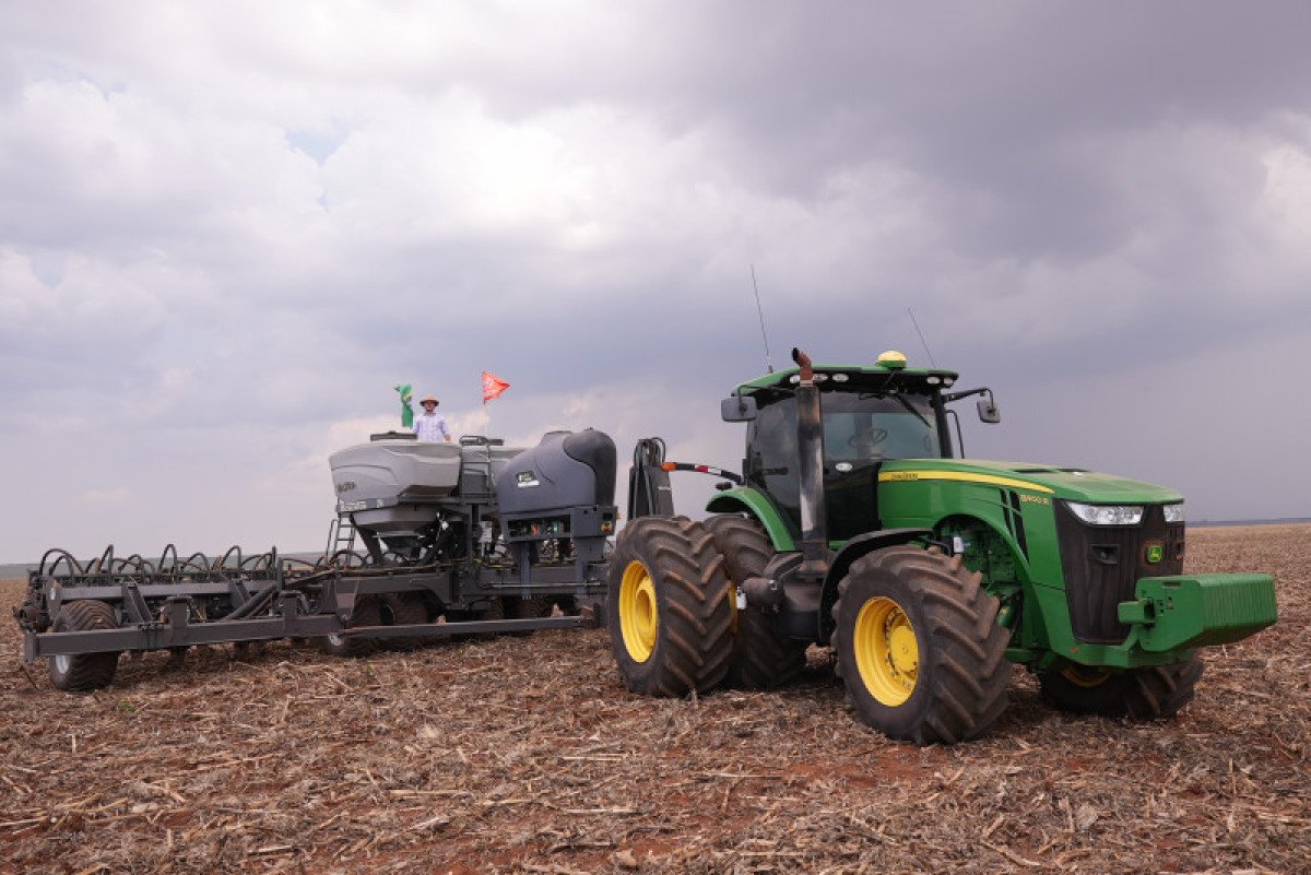 Produtores rurais de todo o país se reúnem em MT para o início do plantio da soja no Brasil