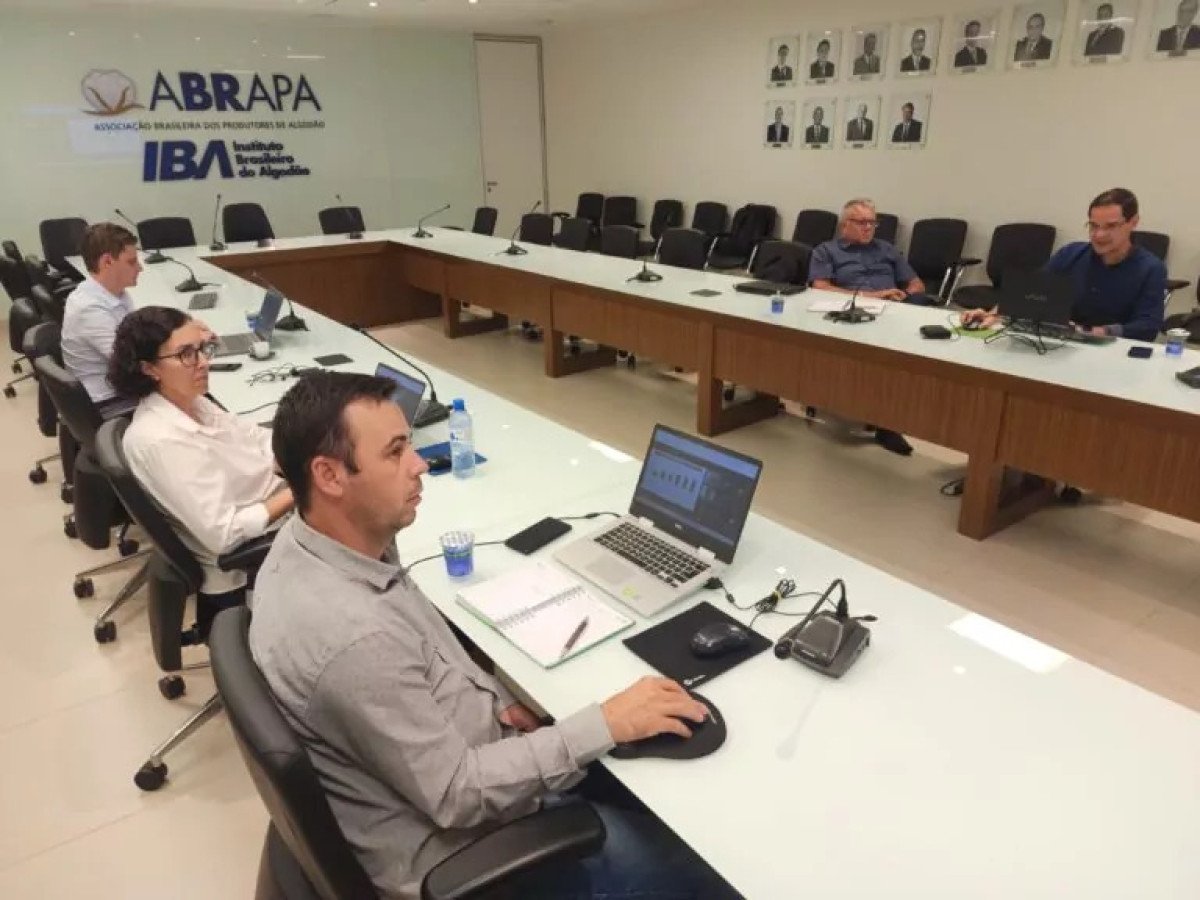 Abrapa sedia reunião de divulgação dos ensaios de eficiência de fungicidas contra ramulária e manchas do algodão