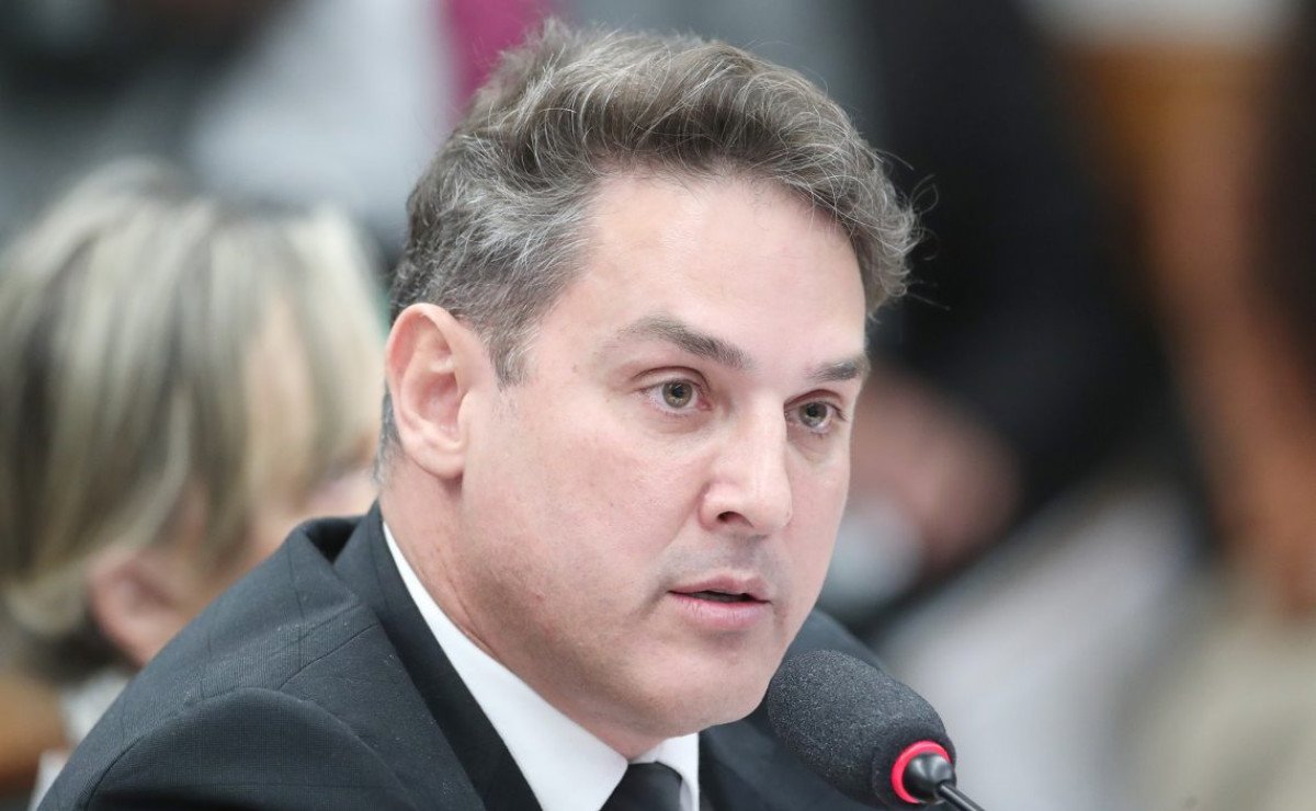 Ministro da Educação vai ao Congresso se explicar sobre questões do Enem