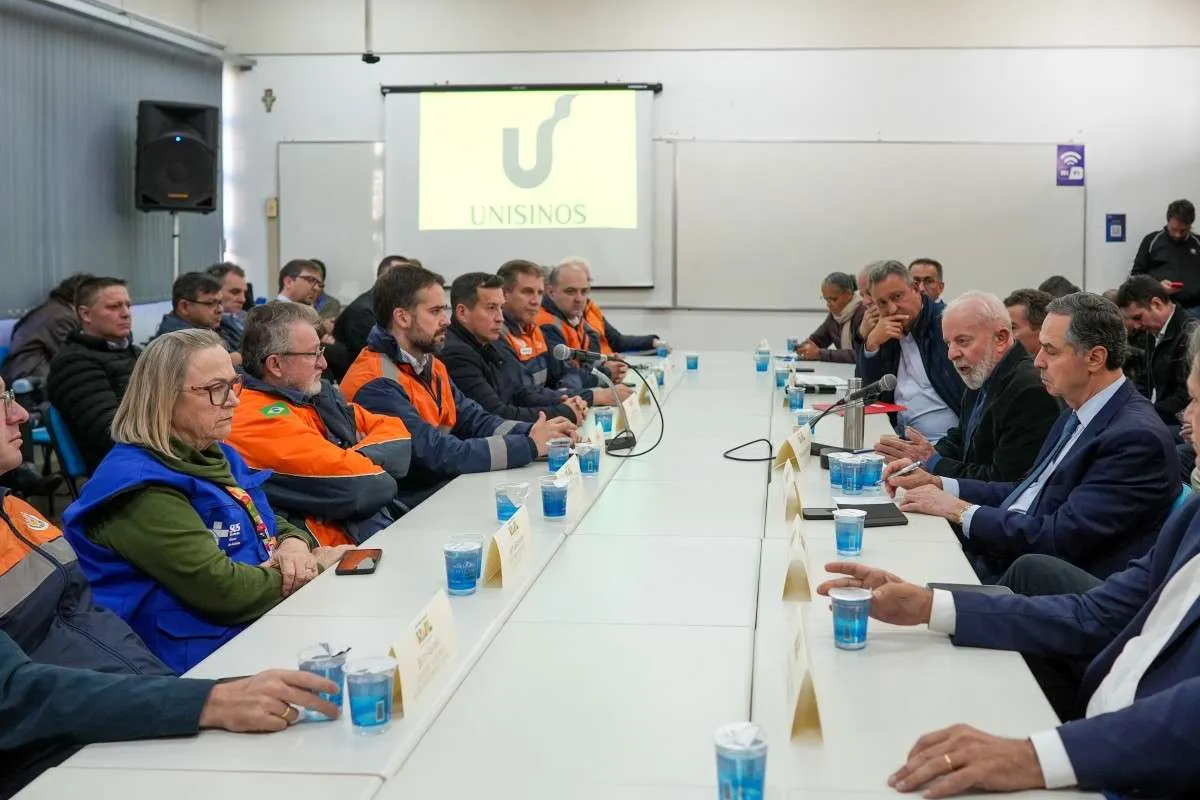 Governo anuncia R$ 5,1 mil via PIX para cada família afetada por chuvas no RS