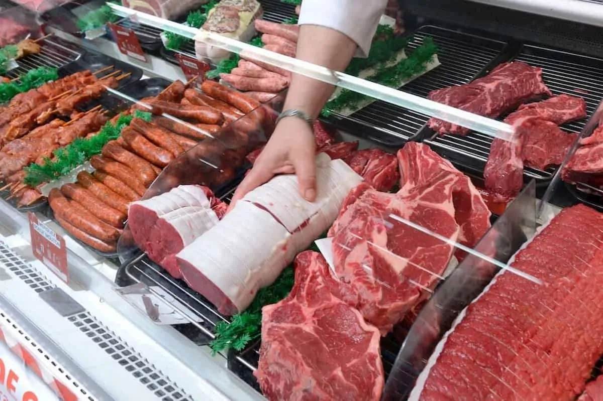 Carnes e ovos ficaram mais caros no mês de outubro no país