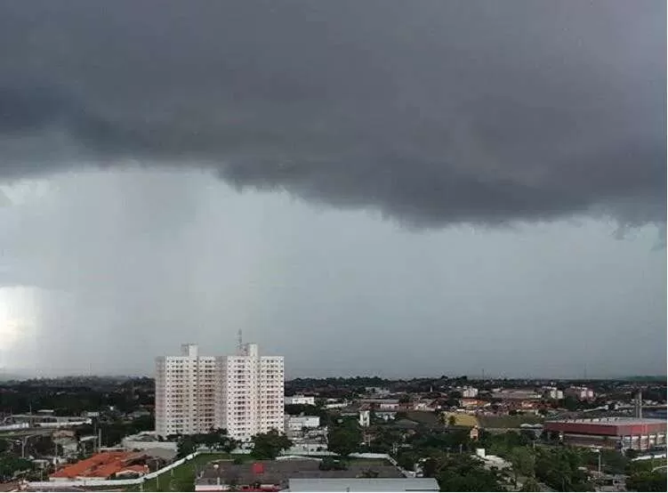 Costa Norte do Nordeste não tem trégua com chuva da ZCIT