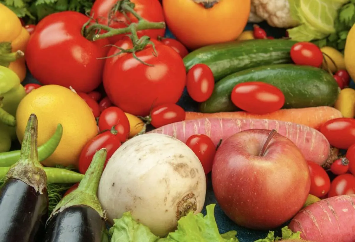 Preços da alface, tomate e cebola sobem, enquanto cenoura registra queda