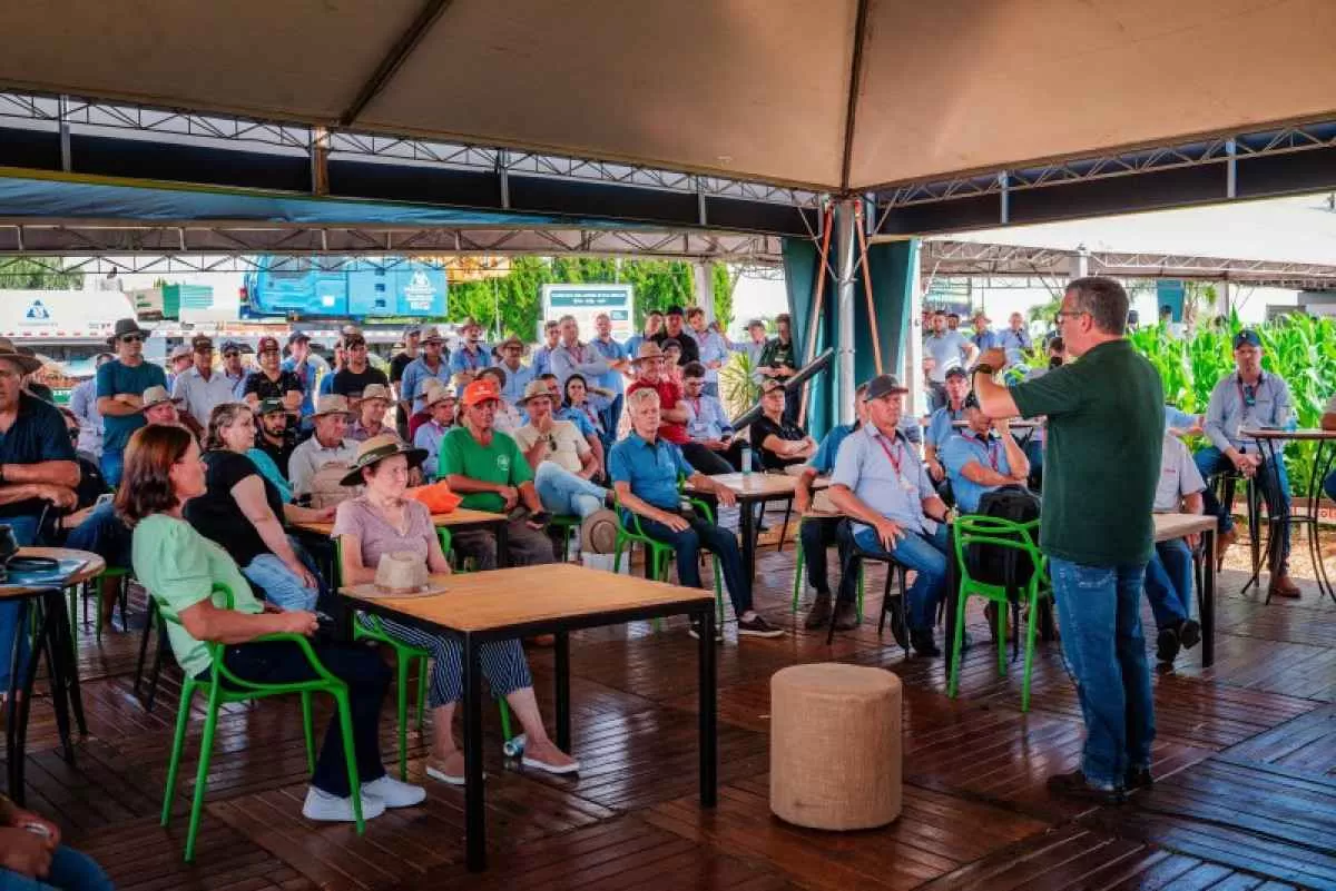 Agricultores procuram por novas tecnologias em cultivares e insumos na Expodireto