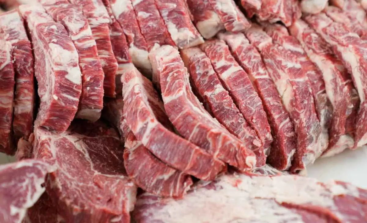 Carnes bovina e suína têm crescimento de 30% nas exportações em março