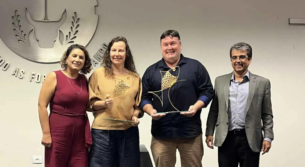 Danielle de Bem Luiz e Giovanni Lemos vencem Prêmio Personalidades da Aquicultura 2025