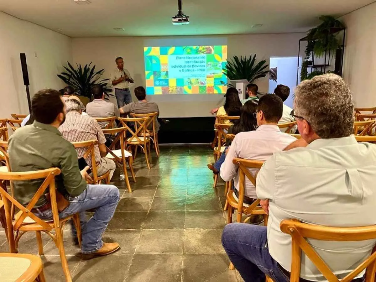 CNA apresenta plano nacional de identificação animal na ExpoZebu