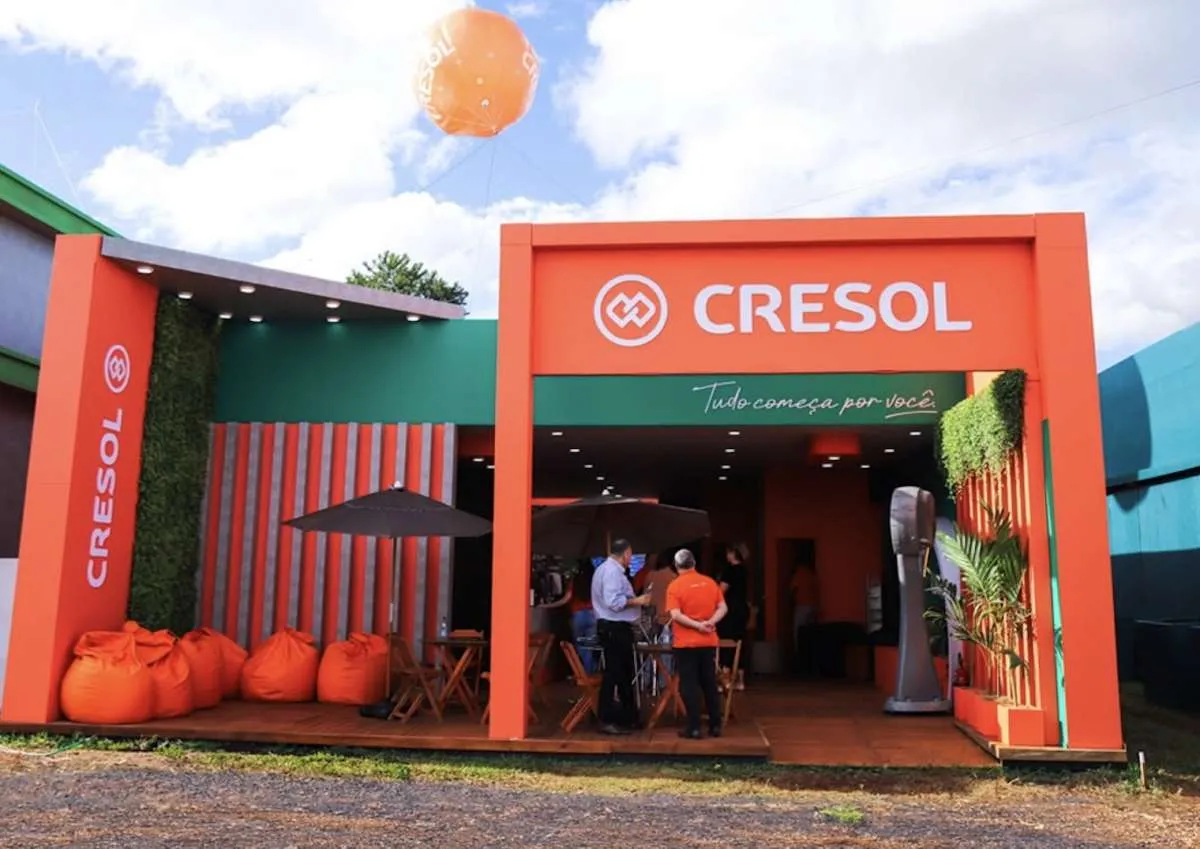 Cresol celebra 30 anos na Agrishow 2025 mostrando diferenciais do cooperativismo