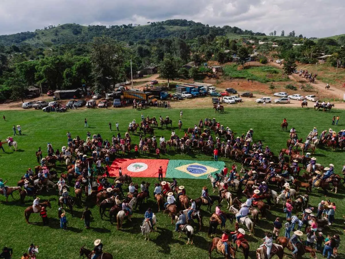 Sistema FAEP repudia visita de presidente Lula a assentamento do MST no Paraná