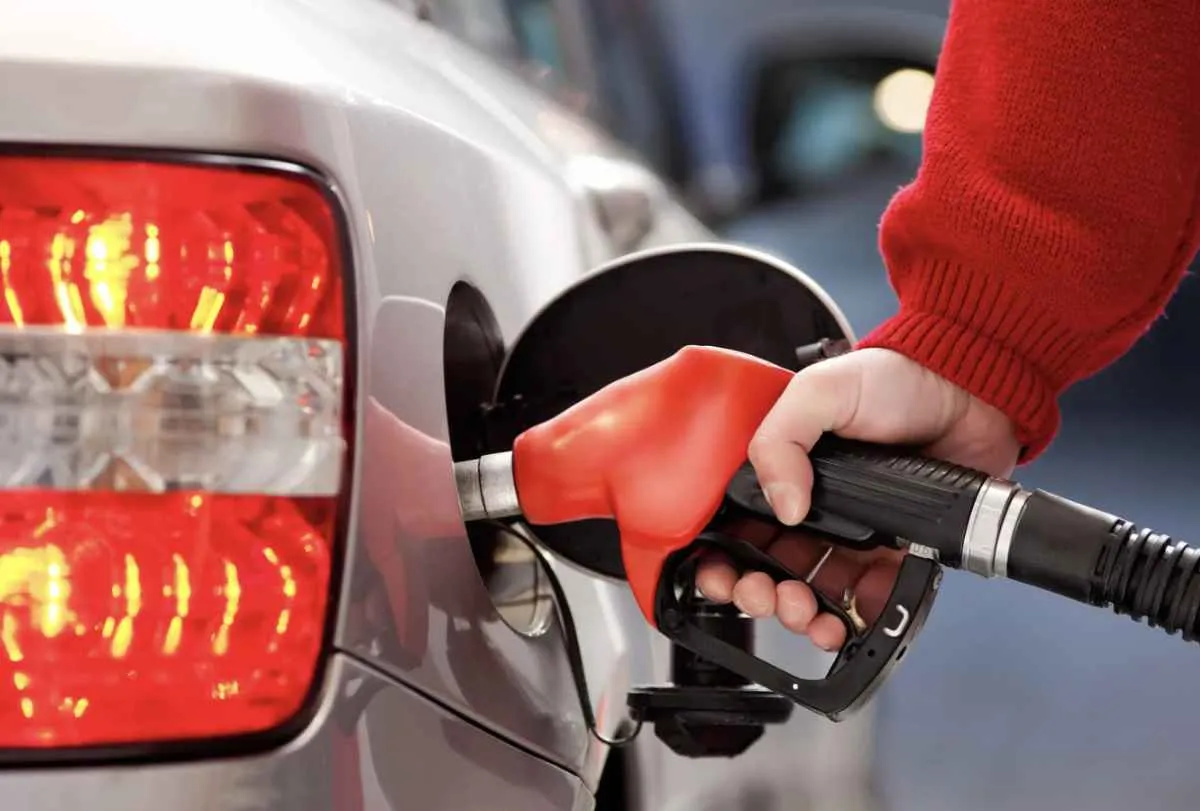 Consumo de combustíveis leves deve subir 1,6% em 2025 com impulso do E30