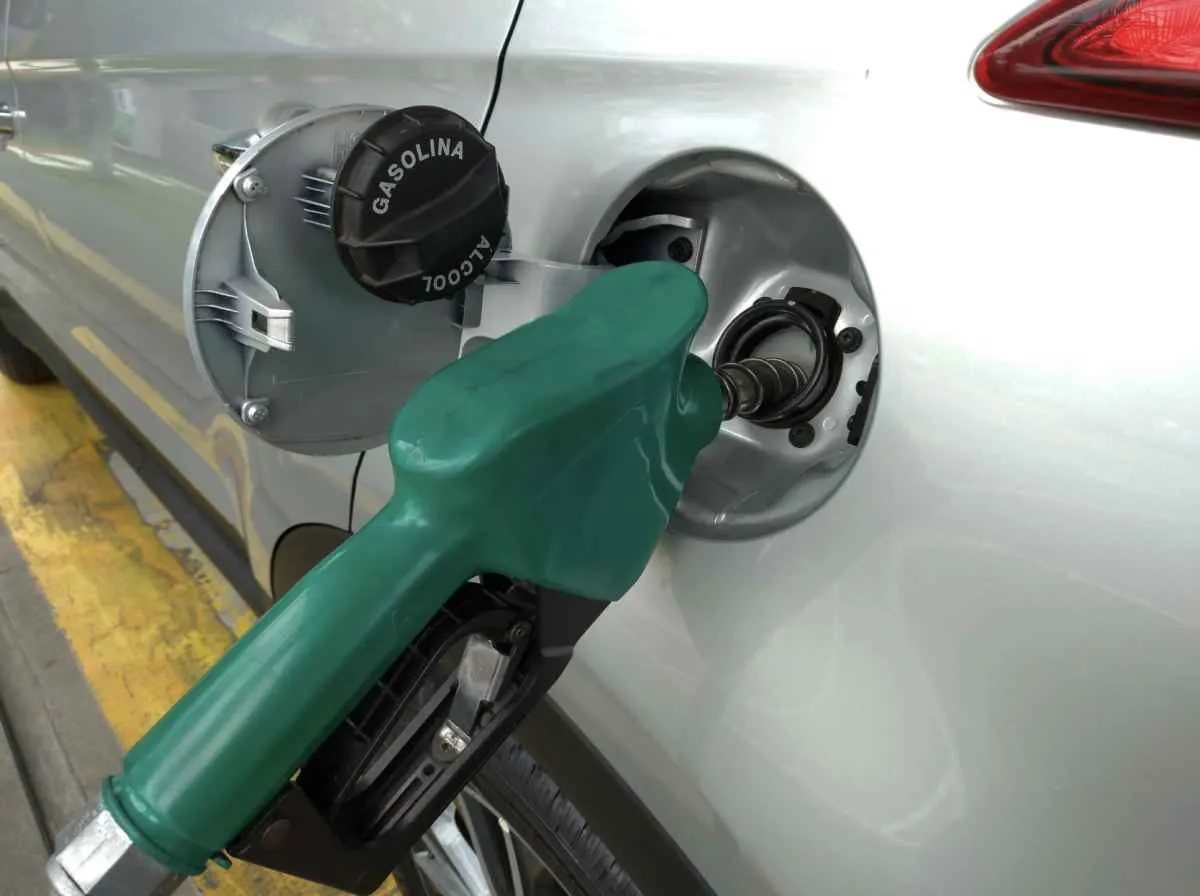Etanol e gasolina fecham maio com queda de preços, segundo Edenred Ticket Log