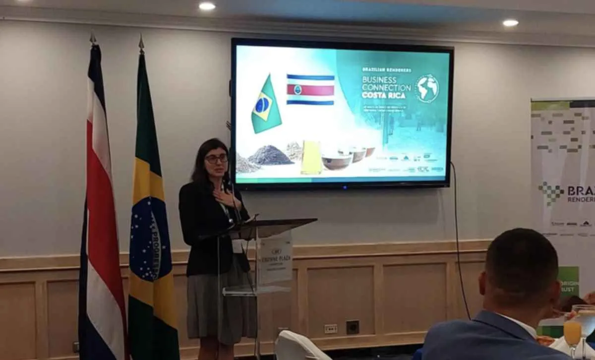 Brasil amplia atuação no setor de reciclagem animal em evento na Costa Rica