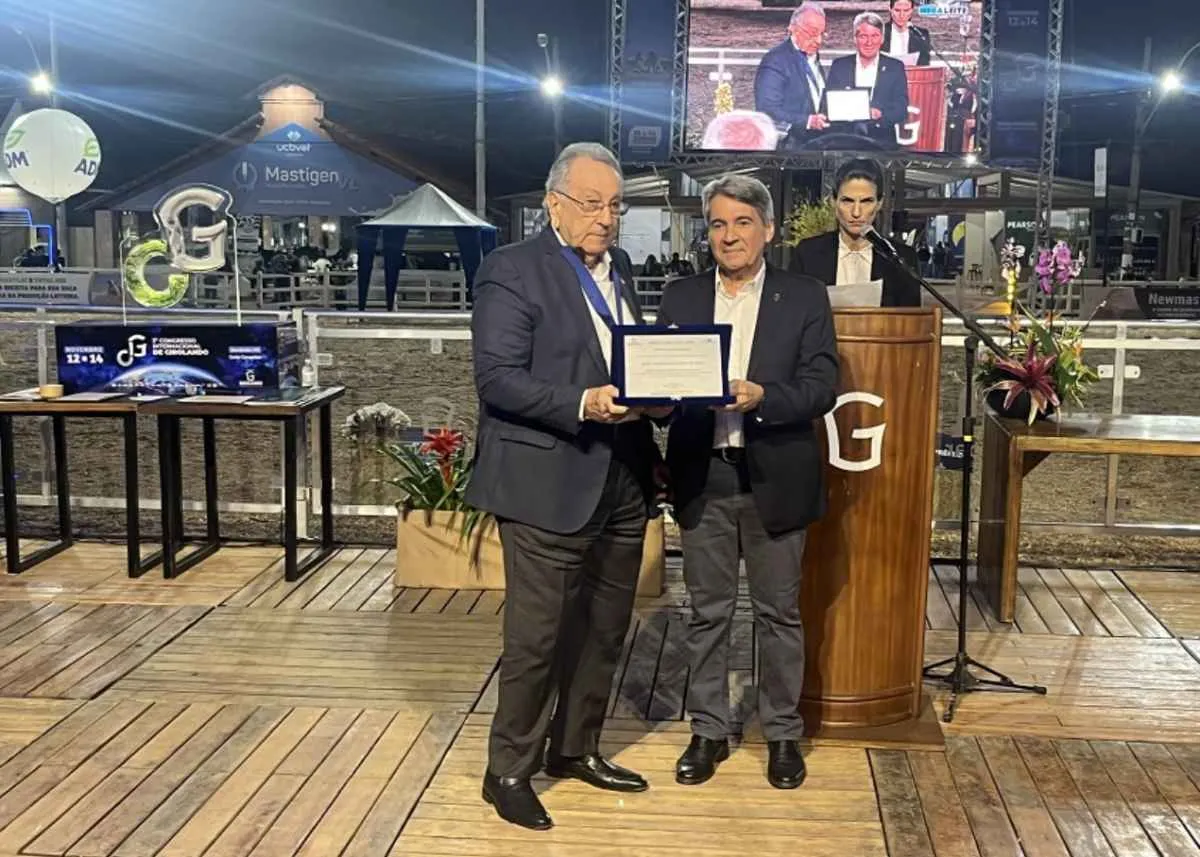 Presidente da CNA é homenageado durante a 20ª Megaleite, em BH
