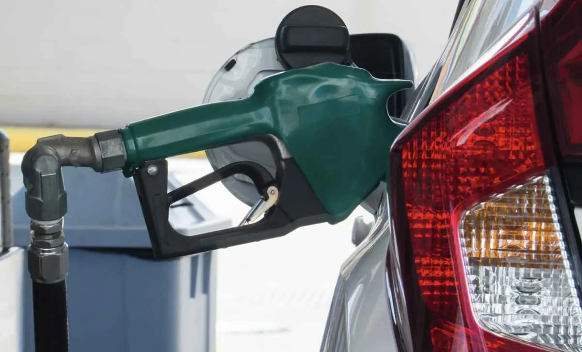 Vendas de etanol hidratado caem 40% e atingem menor volume da safra 2025/26