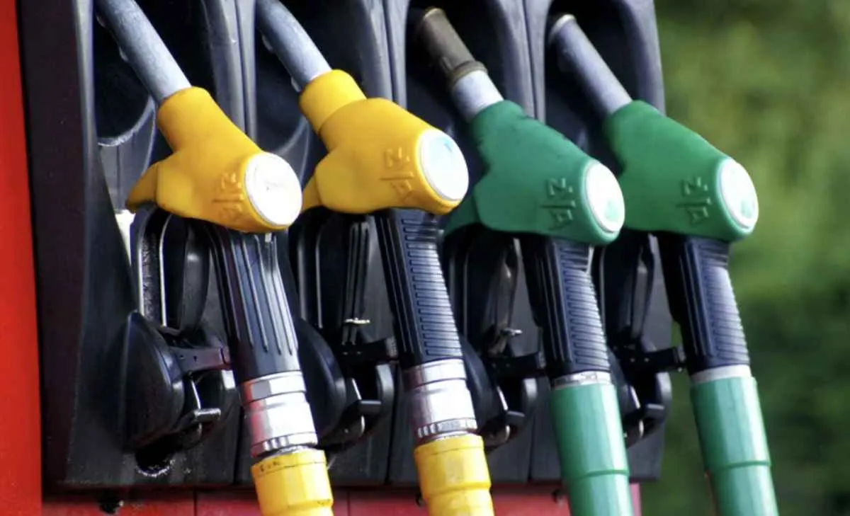 Gasolina e etanol ficam mais baratos em julho