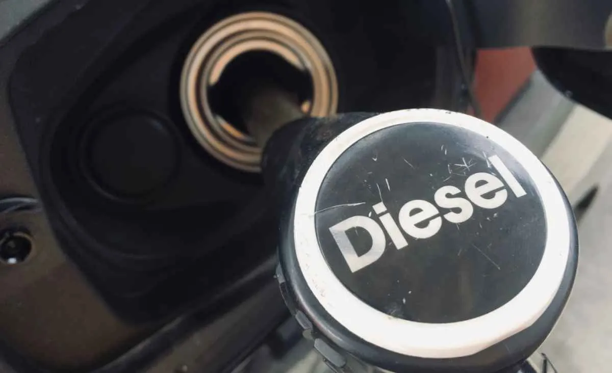 Diesel comum sobe em julho enquanto S-10 mantém queda