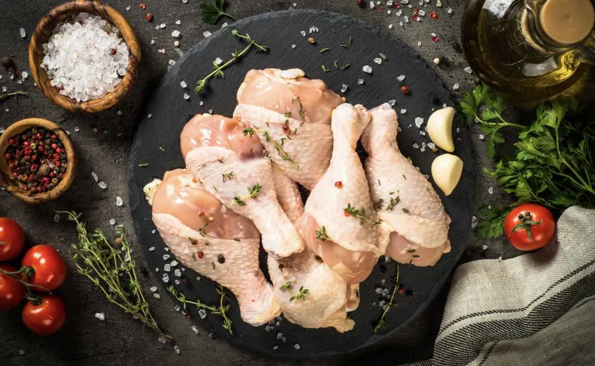 Exportações de carne de frango crescem em agosto com México à frente