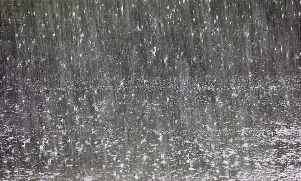 Previsão do tempo de sexta indica chuva forte em RS e MG