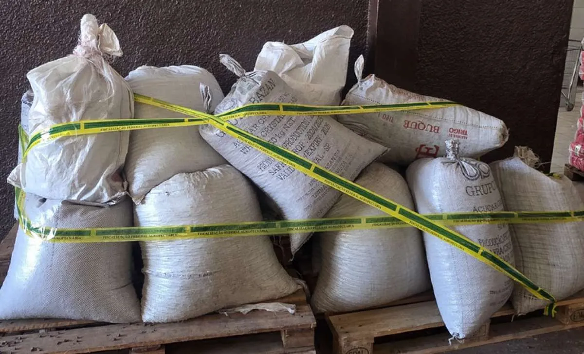 Operação retira mais de 2,4 toneladas de café impróprio no RJ