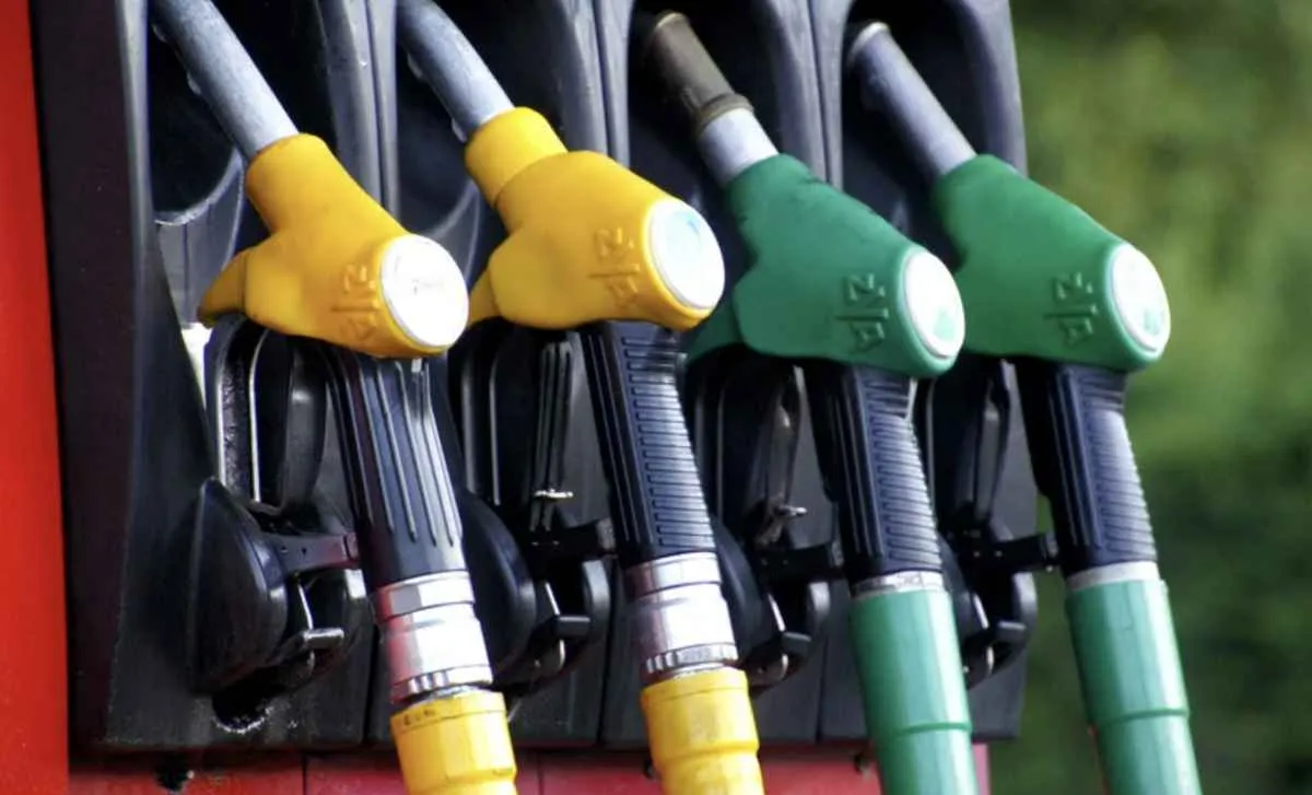 Gasolina cai e etanol sobe na primeira quinzena de setembro