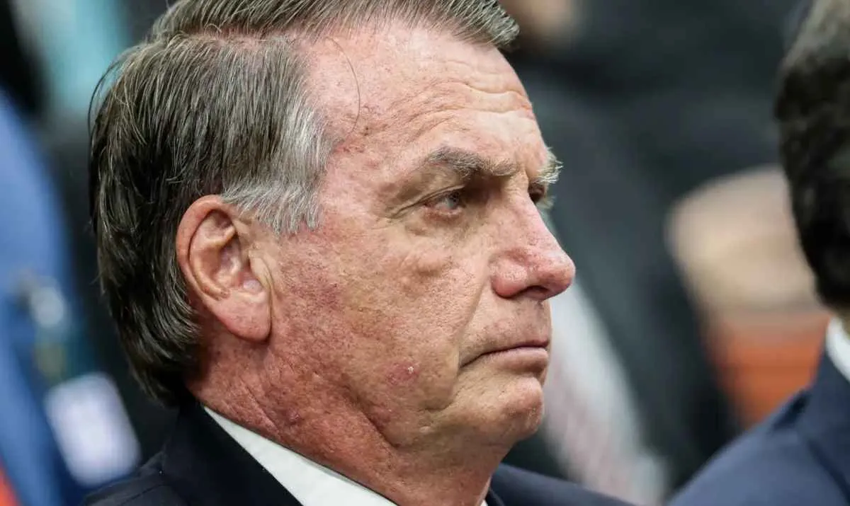 Bolsonaro decide não ir a julgamento e defesa explica