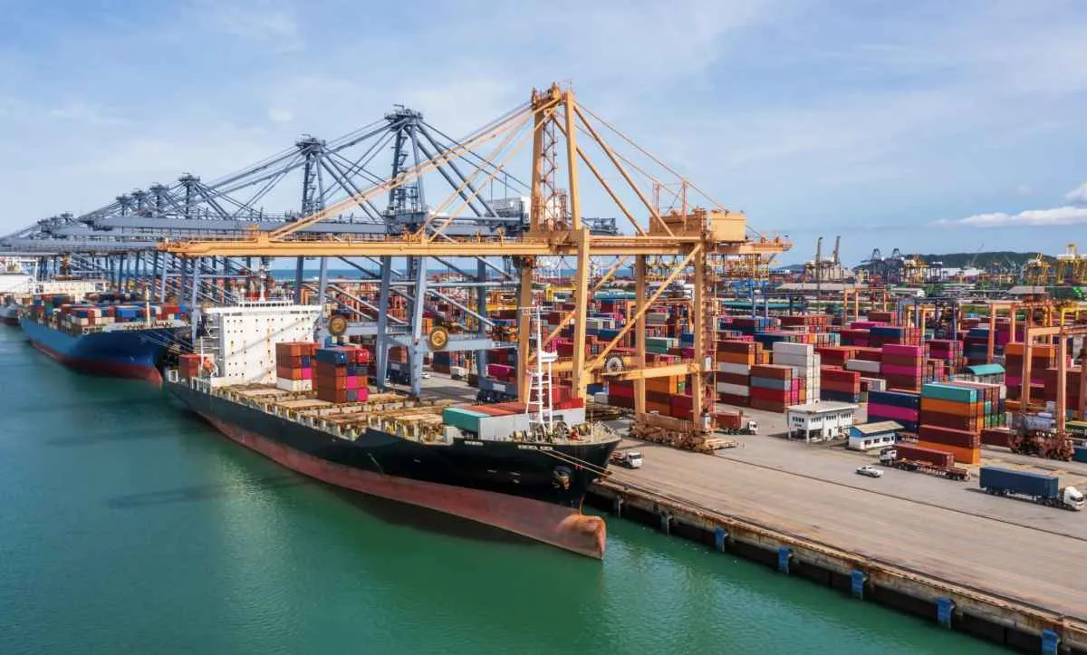 Exportações brasileiras somam 282,8 bi até a 4ª semana de outubro de 2025