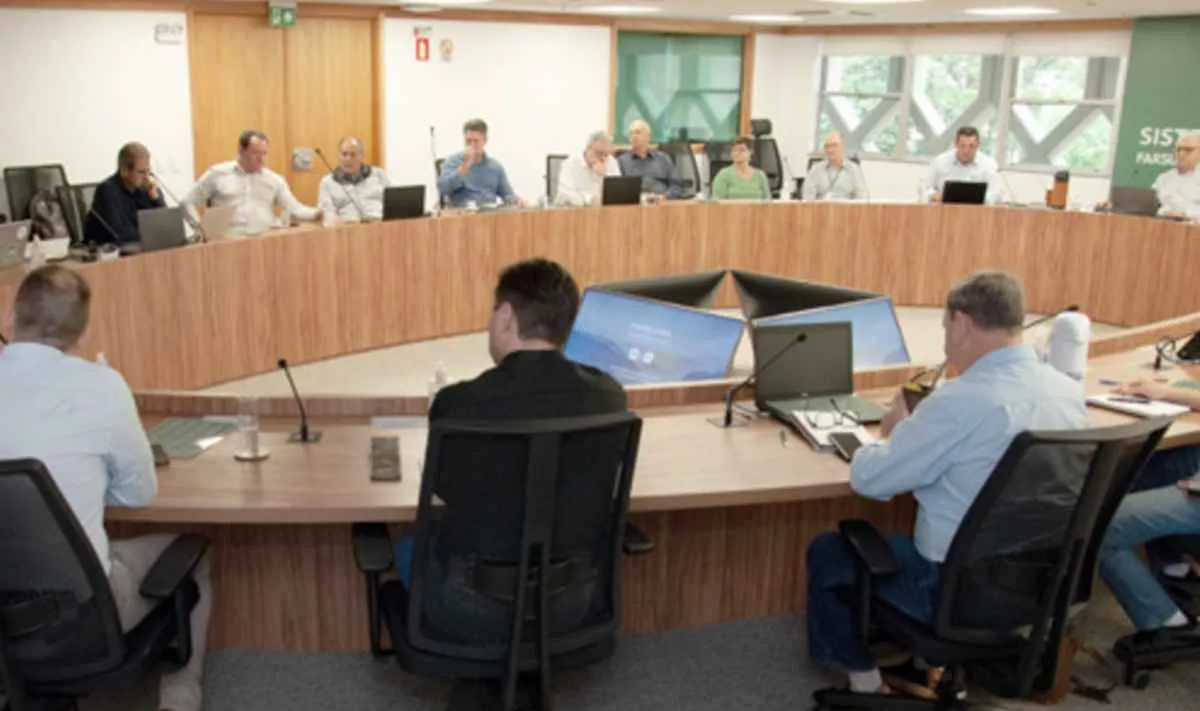 Preço do leite mantém patamar baixo e amplia crise do setor