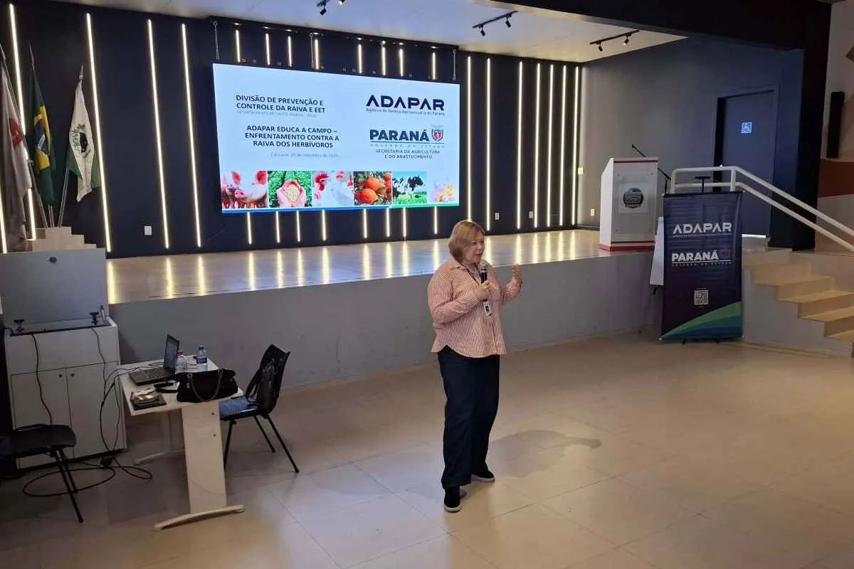 Adapar orienta municípios do PR sobre prevenção da raiva
