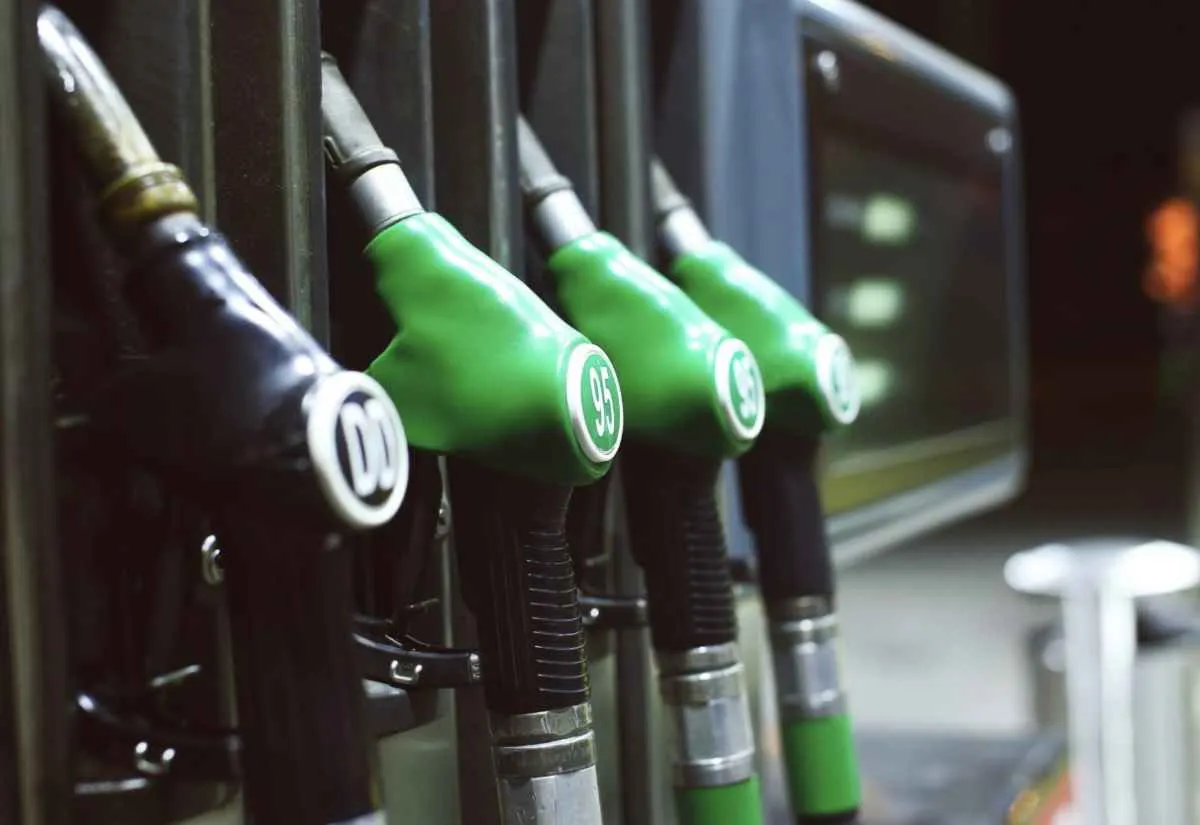 Etanol registra alta enquanto gasolina se mantém estável