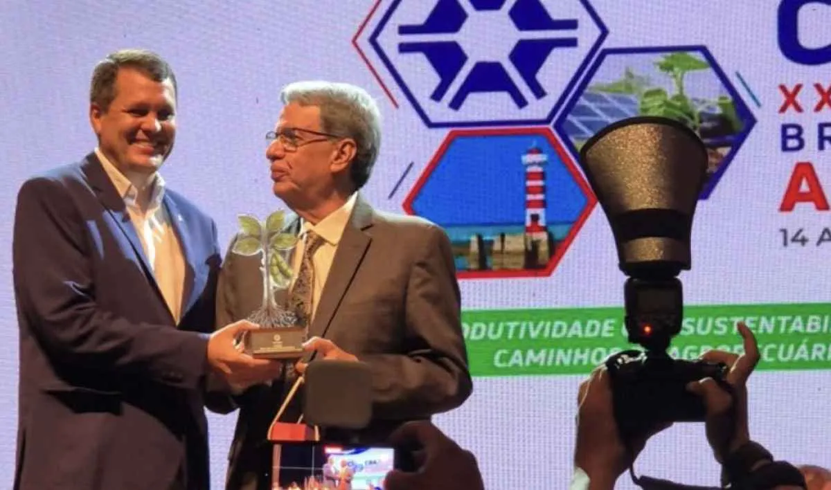 Aprosoja Brasil é homenageada com Troféu Alysson Paolinelli