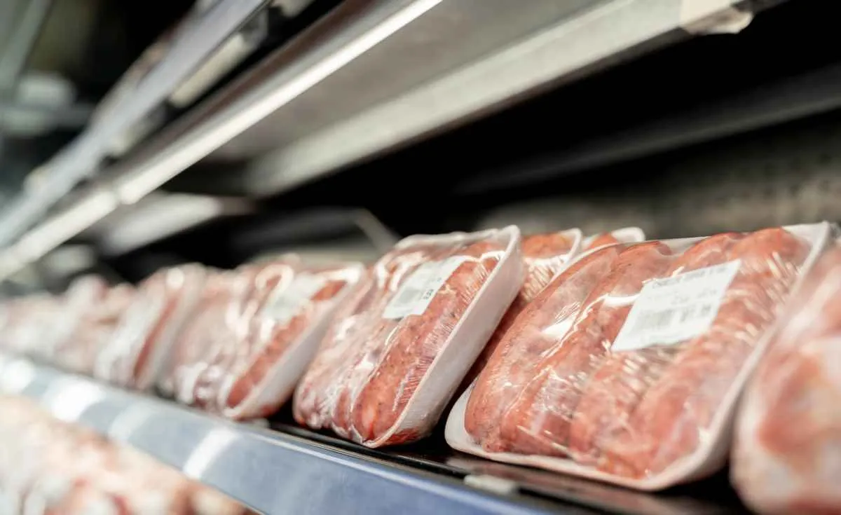 Vendas de perecíveis recuam no varejo após seis meses de alta