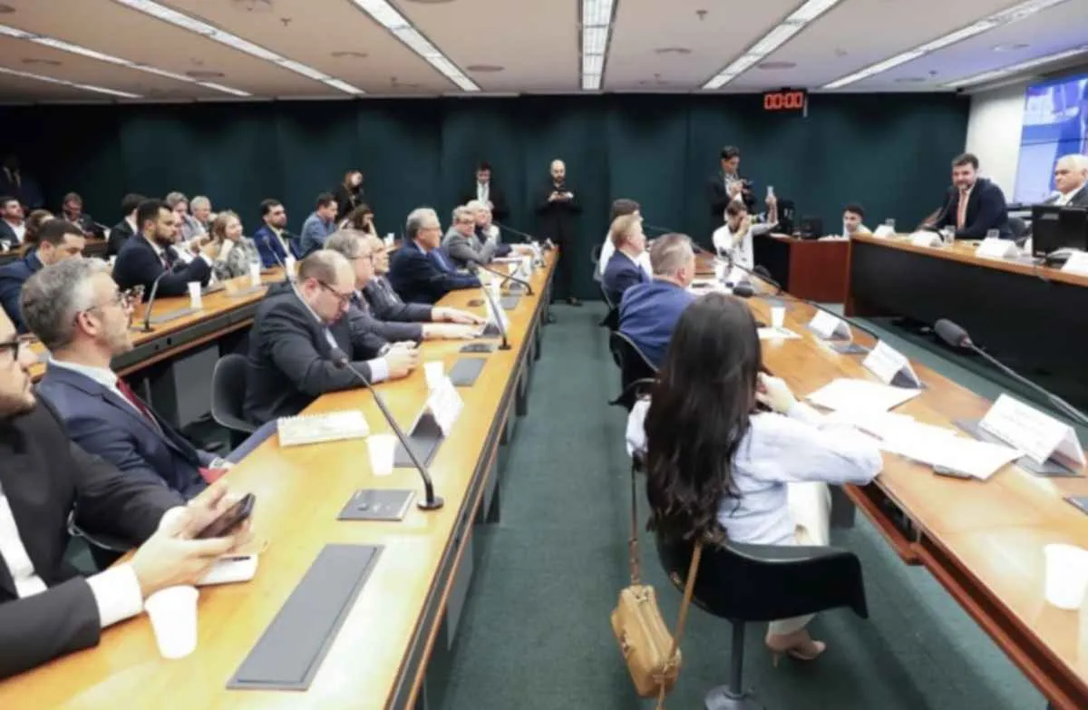 CNA defende antidumping como solução para conter impacto das importações de leite