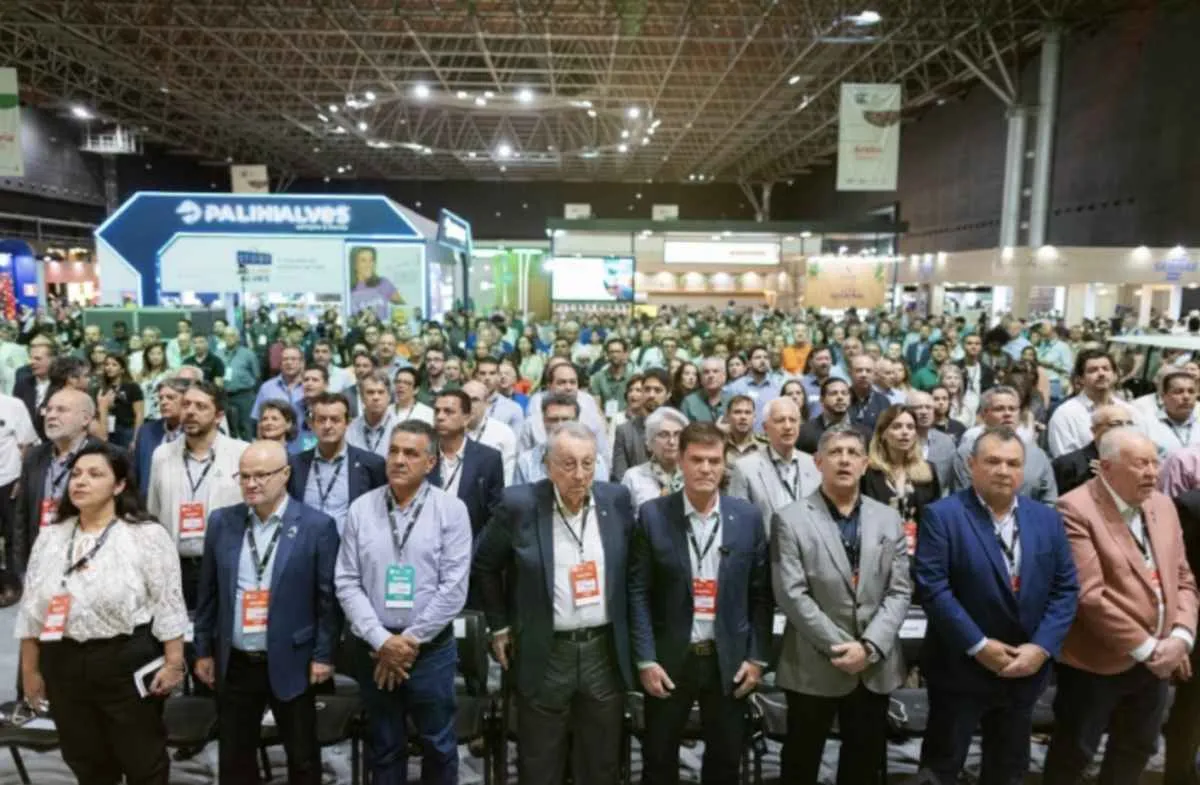 Presidente da CNA participa da Semana Internacional do Café