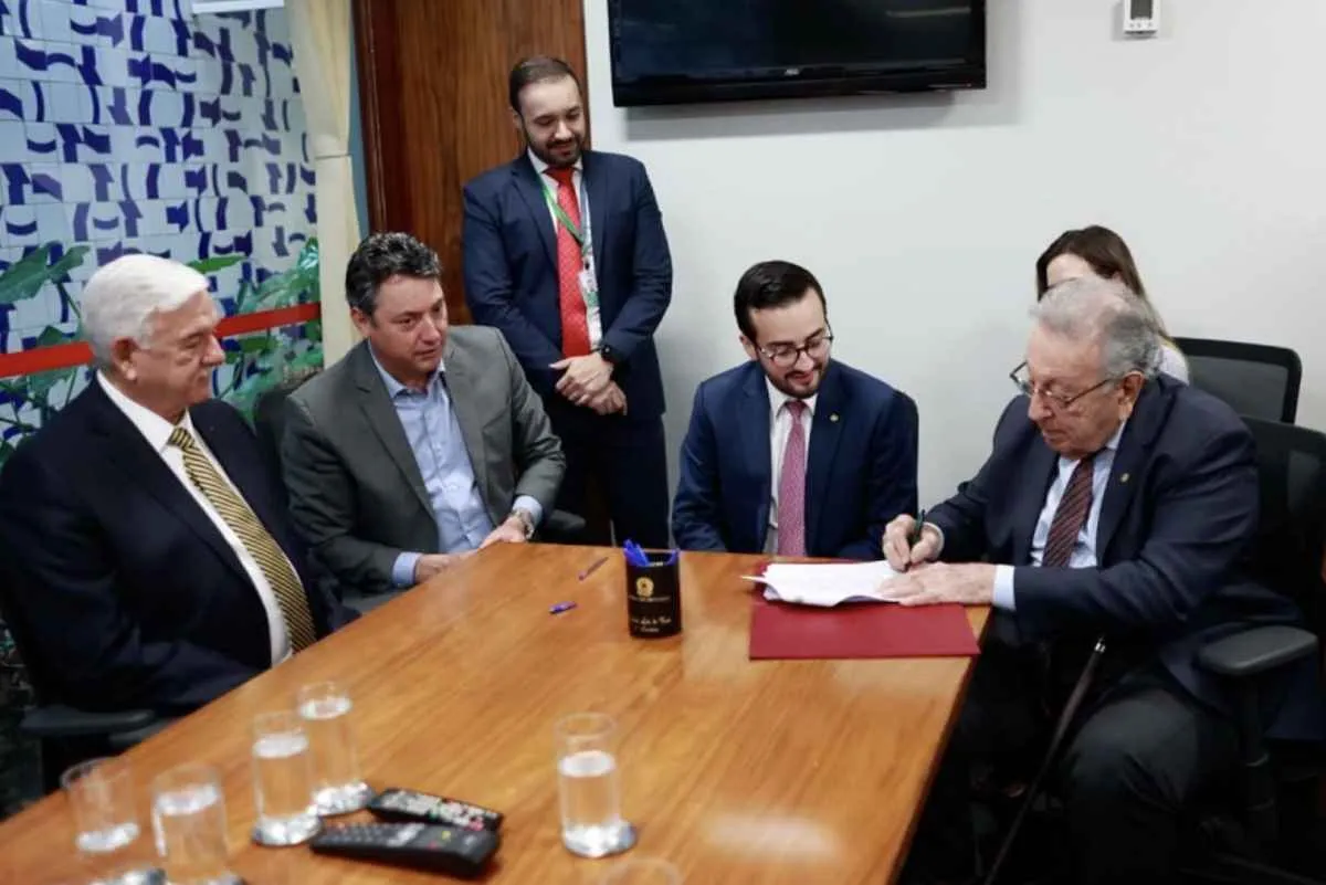 CNA firma parceria com a Câmara para fortalecer intercâmbio educacional e técnico