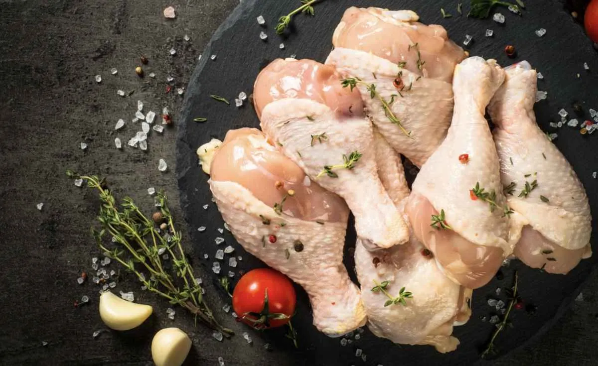 Queda no preço do frango amplia vantagem frente a outras proteínas