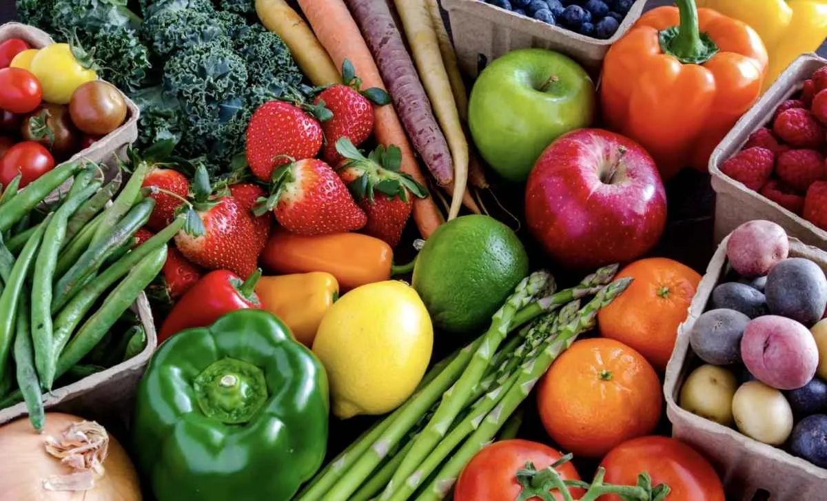 Oferta elevada e margens pressionadas marcam hortifruti em 2025