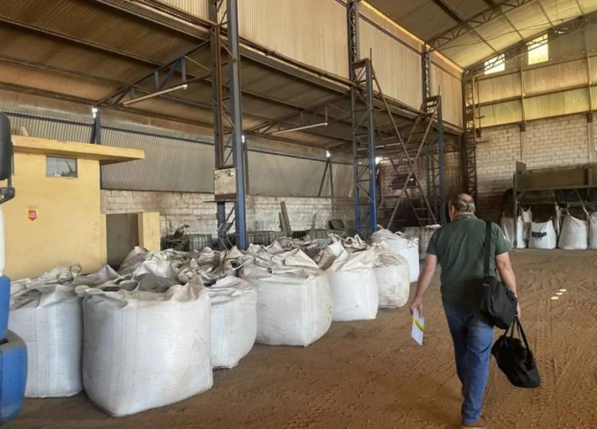 Fábrica clandestina de fertilizantes é interditada em Pradópolis (SP)