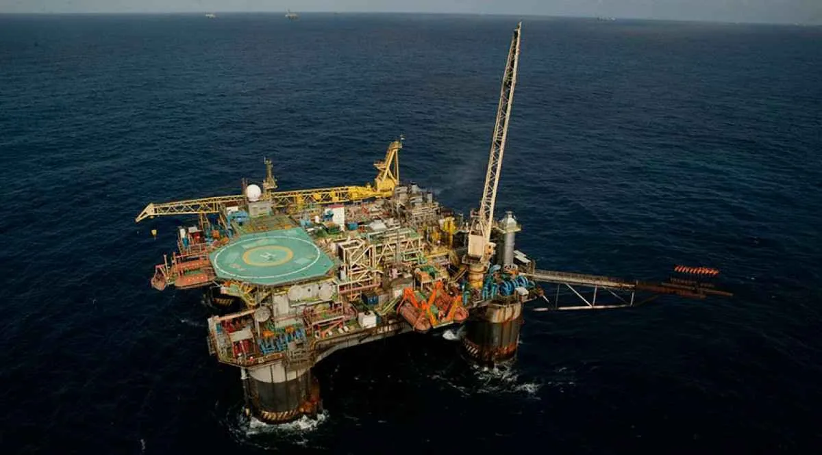 Produção industrial recua 1,2% em dezembro