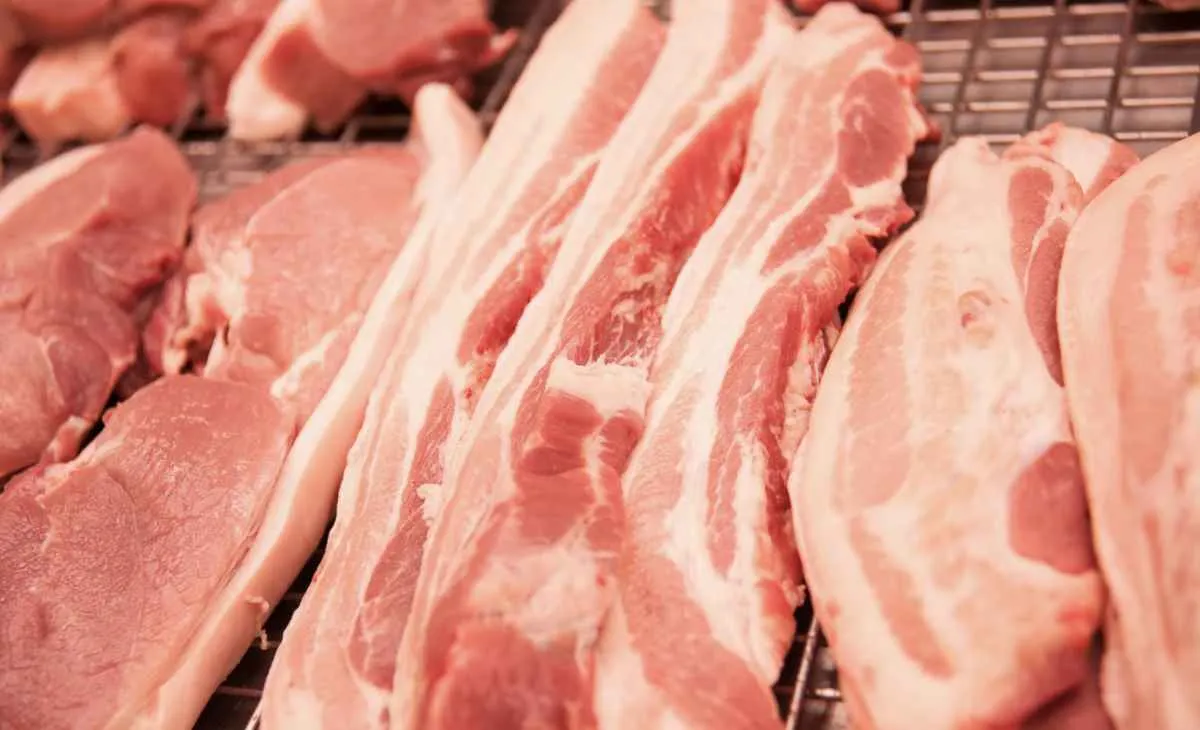 Carne suína cai e ganha espaço frente às concorrentes