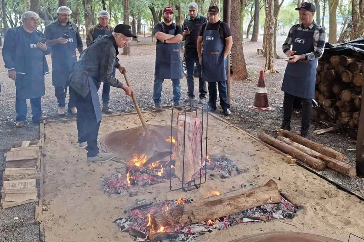 Curso de churrasco entra no catálogo do Sistema FAEP